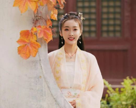《且试天下》历史图片