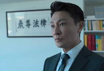 《庭外》历史图片