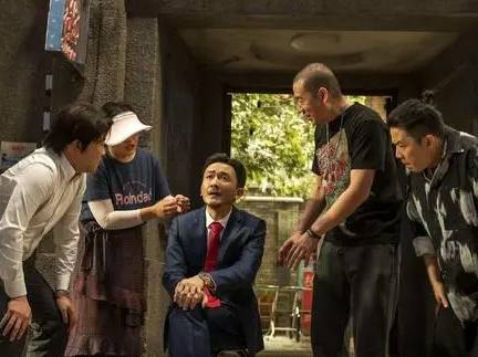 《黏人俱乐部》历史图片