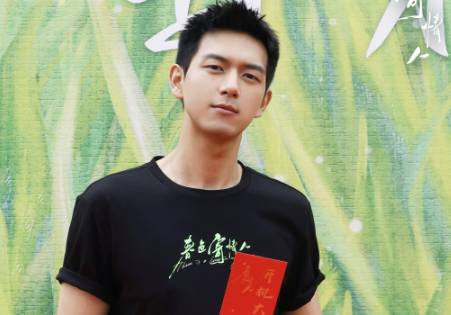 《春色寄情人》历史图片