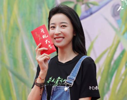 《春色寄情人》历史图片
