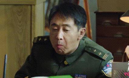 《他是谁》历史图片