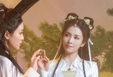 《长月烬明》历史图片