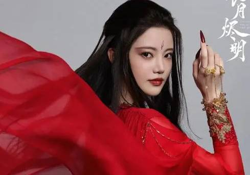 《长月烬明》历史图片