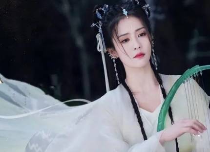 《长月烬明》历史图片