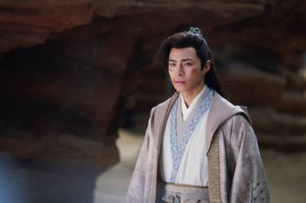 《长月烬明》历史图片