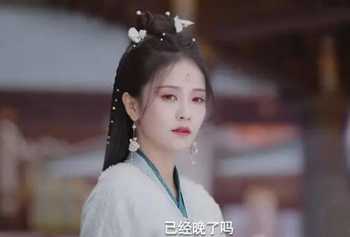《长月烬明》历史图片