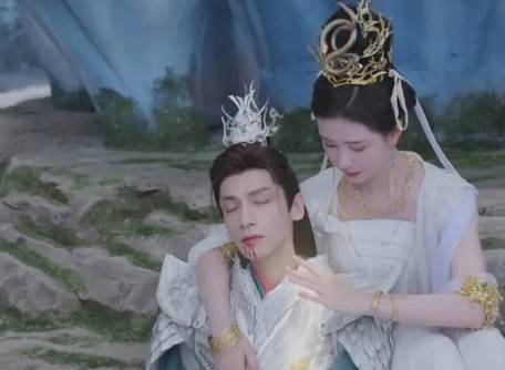 《长月烬明》历史图片