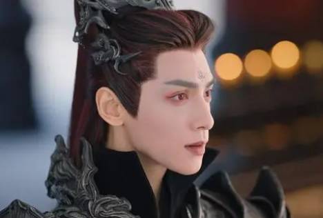 《长月烬明》历史图片