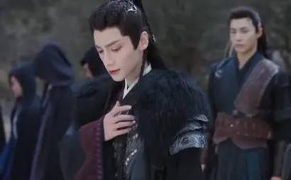 《长月烬明》历史图片