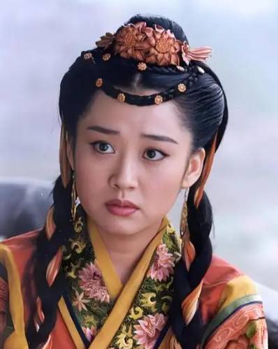 任盈盈历史图片