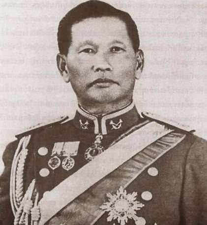 普密蓬·阿杜德一生最大的敌人銮披汶·颂堪元帅历史图片