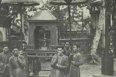 一个小国自称中华历史图片