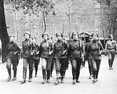 揭密沙皇俄国一战“妇女敢死营”的悲惨结局历史图片