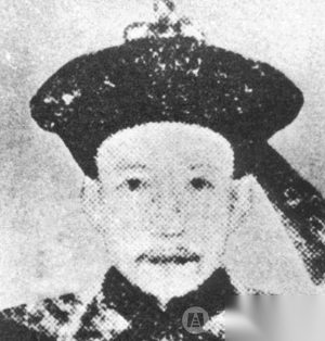 和珅是怎样的人跟乾隆关系如何？