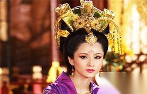李成器将太子之位让给李隆基是出于什么考虑