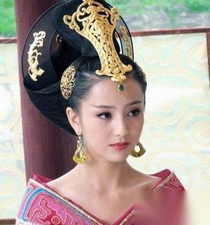 最后一位自杀的皇后，关于其死因史学家却众说纷纭