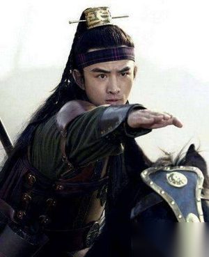 “英勇双枪将，风流万户侯”从字面意思上可以看出董平这个人怎么样？