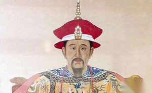 康熙虽然后宫佳丽众多，但他专情一生只爱一个，他爱谁呢？