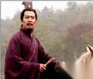 三国中机遇最好的人，有好几次能夺得天下的机会，他都错过啦