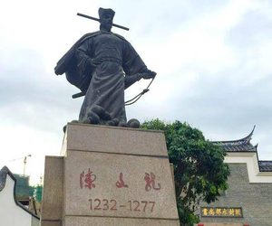 死后封神的南宋名将陈文龙，在岳飞墓前自杀殉国