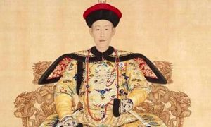 她和侄孙女都嫁给了乾隆，自己被宠成了皇后