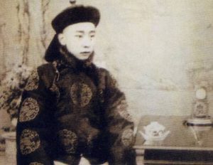 爱新觉罗·溥儁差点成了清朝最后一个皇帝，他的晚年生活怎么如此落魄不堪？