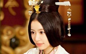 临海公主为什么会给一个民女做奴还遭虐待？