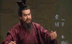 一个寒门子弟怎么在群雄割据时期占一席之地？孙坚用一生诠释！