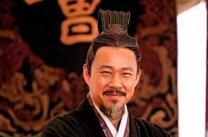 刘备的第二次创业是在哪里崛起的？刘备是怎么重新召回旧部的？