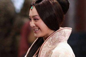 芈八子出身楚国，为什么要帮秦国攻打自己的娘家？