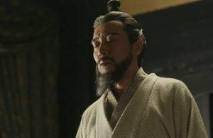 曹操的头疼病是怎么好的？华佗都治不好的病是被谁治好的？