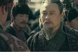 李斯作为一个秦朝丞相 为什么斗不过一个赵高宦官呢
