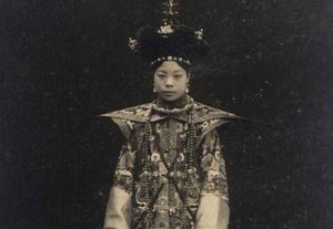 历史上妃子休皇帝的妃子是谁？傅仪有多少妃子？