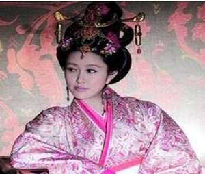 楚怀王的宠妃郑袖姿色艳美，却蛇蝎心肠坏事做尽