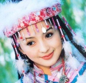乾隆最宠爱的女人是谁？死后棺材被人砍了一个大洞