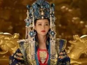 刘娥权力有多大？差点成为中国第二个女皇帝，死前还身穿龙袍！