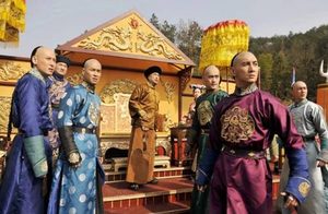 胤禵为什么没有带着自己的十万大军发动叛乱，最终还被囚禁了起来？