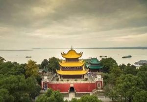 重修了岳阳楼的滕子京是个怎样的人？为何能邀请到范仲淹？