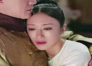 此女丧夫后被纳入宫中，死后还被尊为太后