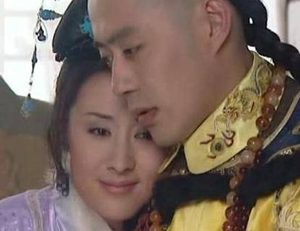 孝庄太后不喜欢董鄂妃为什么不让康熙皇帝废掉她的皇后封号？