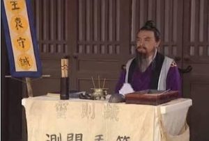 乾隆禅位给嘉庆是因为在路边卦摊算了一卦？
