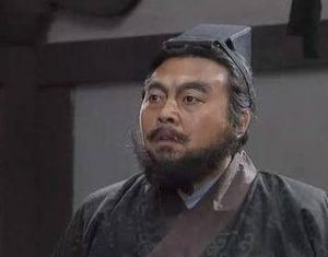 曹操八员大将合力围攻张飞时，为什么还能让他逃脱？