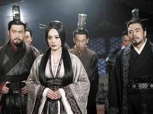 秦武王死后，他把王位传给了谁？是秦昭襄王，还是宣太后娇诏？