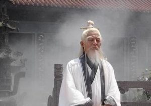 张鲁为什么能得到曹操的优待？他为曹操做了什么？