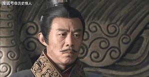 离秦始皇最近的六世秦国君王是谁？他们分别有什么功绩？