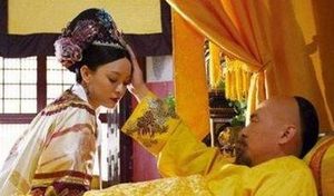 皇子患病无人敢接近，一婢女侍奉结果生下一明君