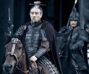 夷陵之战后，曹丕不趁势灭蜀，反而进攻东吴的原因是什么？
