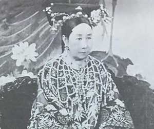 光绪皇帝被囚禁期间 慈禧太后是怎么对待他的