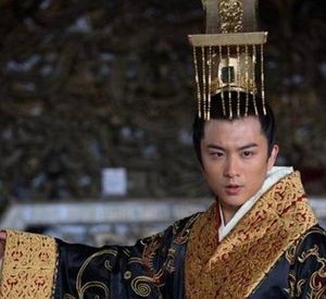 刘骜一生安逸享乐，最后谁继承了皇位？